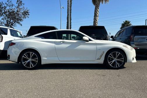 2017 INFINITI Q60 2.0T