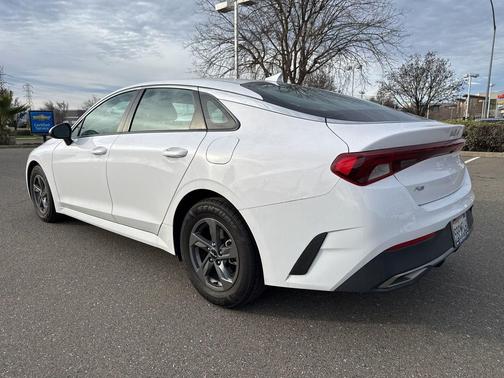 2022 Kia K5 LX