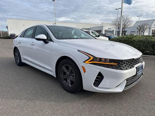 2022 Kia K5 LX