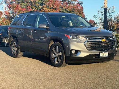 2021 Chevrolet Traverse LT Leather