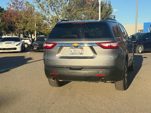 2021 Chevrolet Traverse LT Leather
