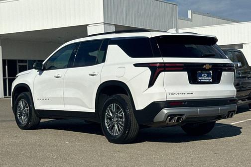 2025 Chevrolet Traverse LT