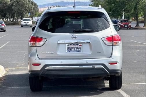 2016 Nissan Pathfinder SV