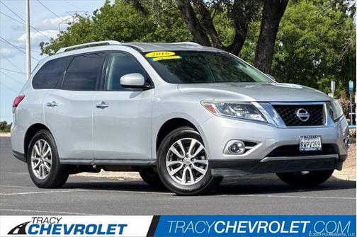 2016 Nissan Pathfinder SV