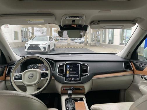 2019 Volvo XC90 T6 Inscription