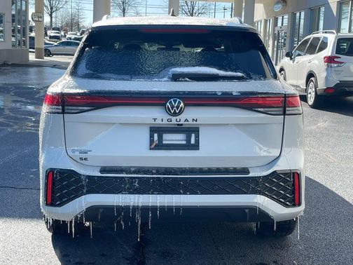 2025 Volkswagen Tiguan 2.0T SE R-Line Black