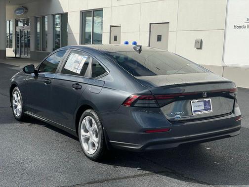2025 Honda Accord LX 1.5T