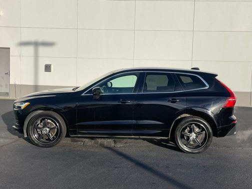 2020 Volvo XC60 T5 Momentum