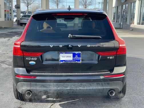 2020 Volvo XC60 T5 Momentum