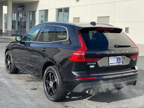 2020 Volvo XC60 T5 Momentum