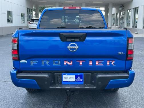 2024 Nissan Frontier SL