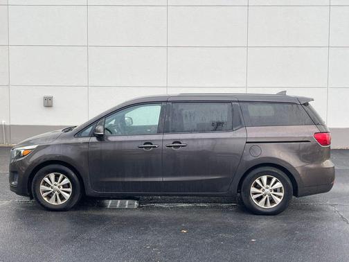 2017 Kia Sedona LX
