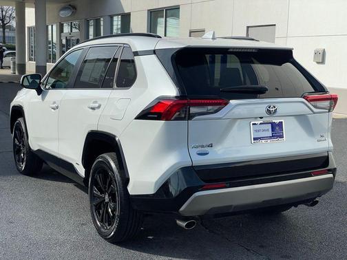 2024 Toyota RAV4 Hybrid SE