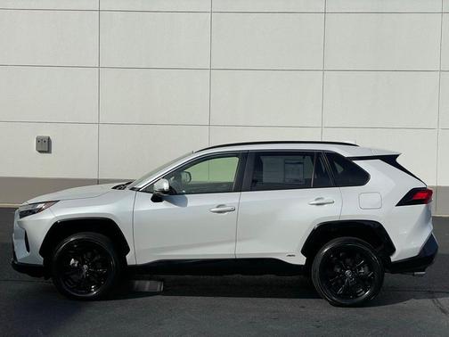 2024 Toyota RAV4 Hybrid SE