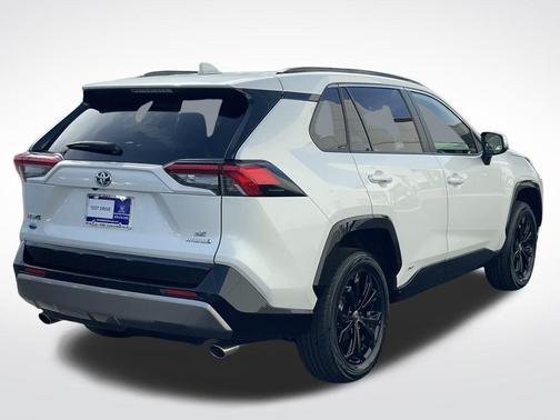 2024 Toyota RAV4 Hybrid SE