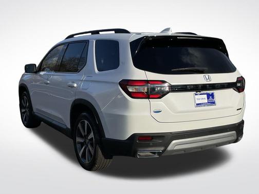 2025 Honda Pilot Touring 8-Passenger