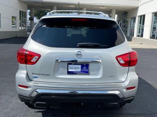 2017 Nissan Pathfinder S