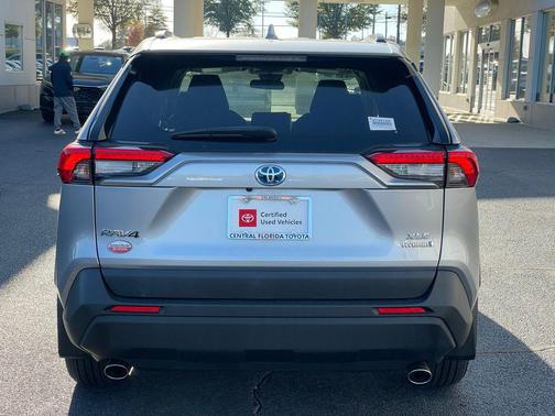 2024 Toyota RAV4 Hybrid XLE