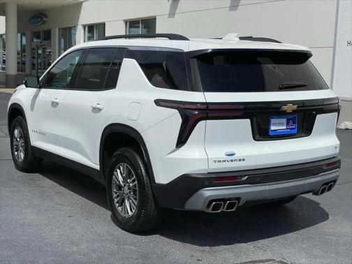 2024 Chevrolet Traverse LT