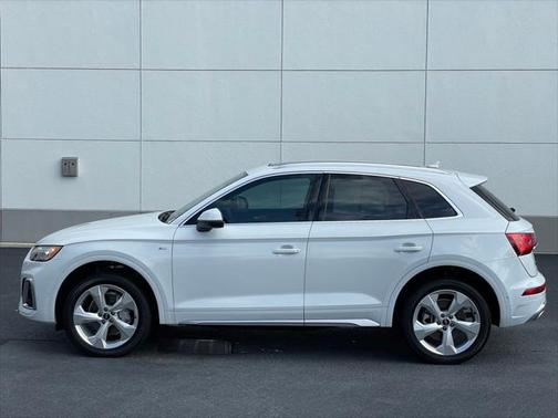 2023 Audi Q5 45 S line Prestige