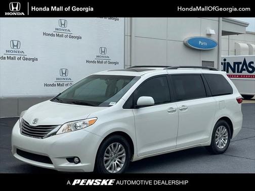 2017 Toyota Sienna XLE