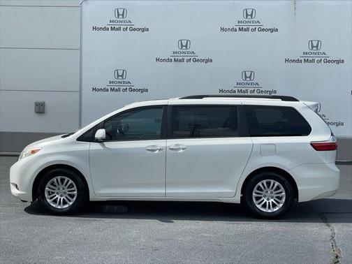 2017 Toyota Sienna XLE