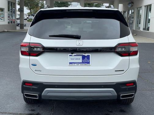 2025 Honda Pilot Touring 8-Passenger