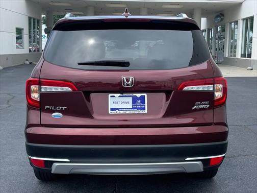 2022 Honda Pilot AWD Elite