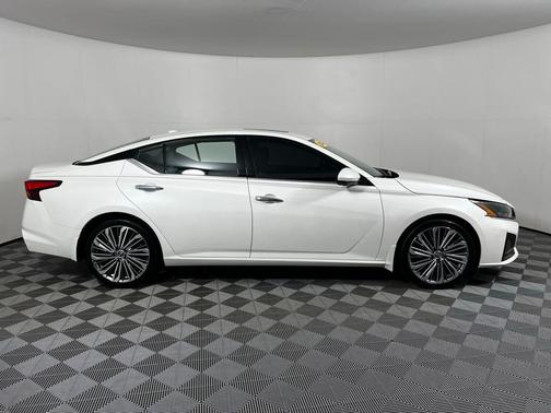 2024 Nissan Altima 2.5 SL