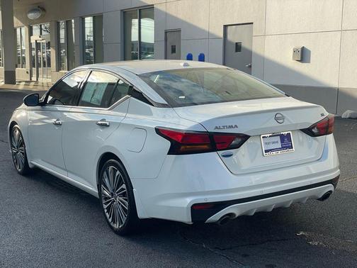 2024 Nissan Altima 2.5 SL