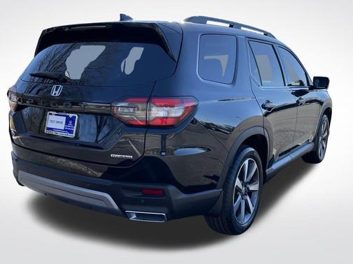 2024 Honda Pilot Touring 8-Passenger