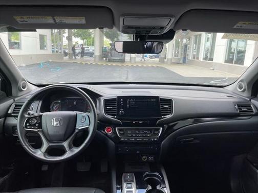 2022 Honda Pilot Touring 8-Passenger