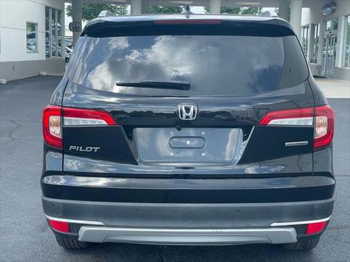 2022 Honda Pilot Touring 8-Passenger