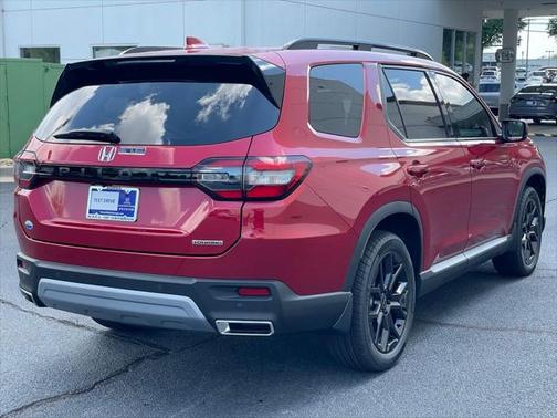 2025 Honda Pilot Touring 8-Passenger