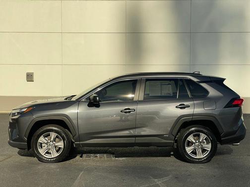 2024 Toyota RAV4 Hybrid SE