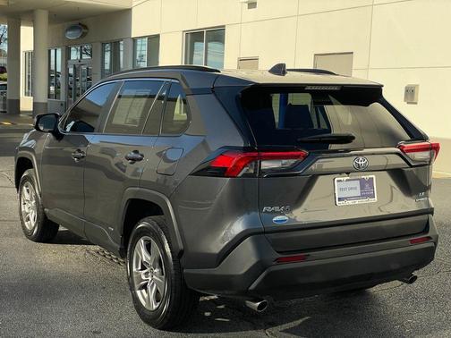 2024 Toyota RAV4 Hybrid SE