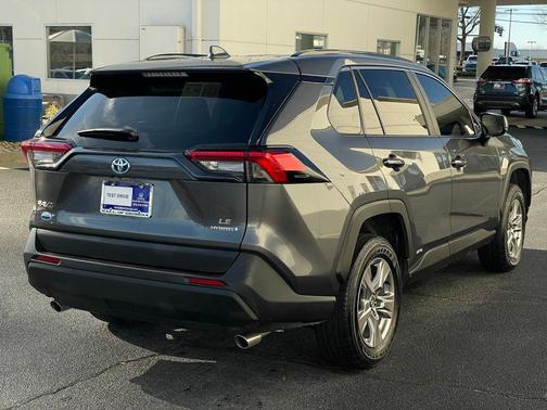 2024 Toyota RAV4 Hybrid SE