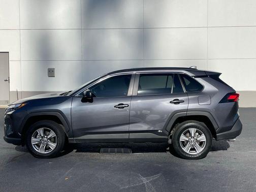 2024 Toyota RAV4 Hybrid SE