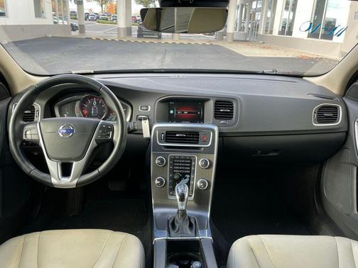 2016 Volvo V60 T5 Premier