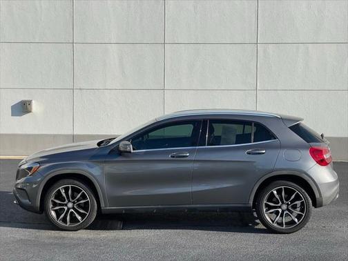 2017 Mercedes-Benz GLA 250 Base