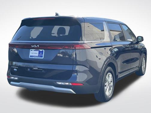 2023 Kia Carnival LX
