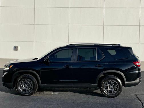 2023 Honda Pilot AWD TrailSport