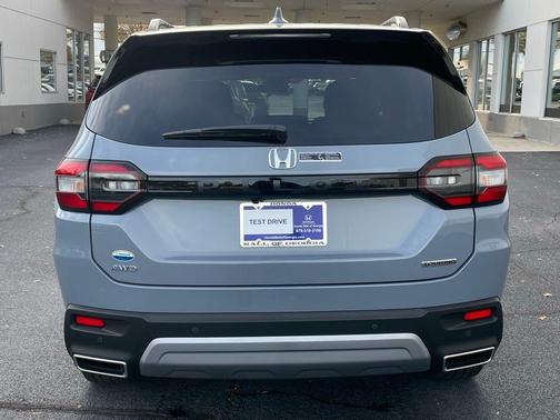 2025 Honda Pilot Touring 8-Passenger