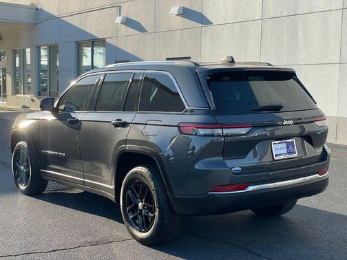 2023 Jeep Grand Cherokee Laredo