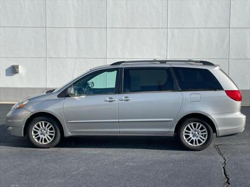 2010 Toyota Sienna XLE