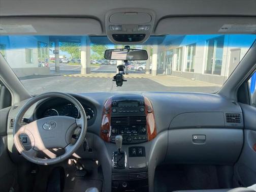 2010 Toyota Sienna XLE