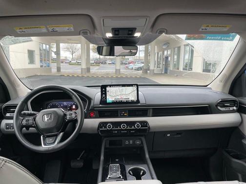 2023 Honda Pilot AWD Elite
