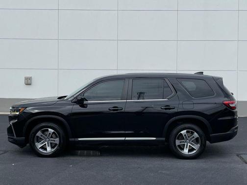 2023 Honda Pilot AWD EX-L 8 Passenger