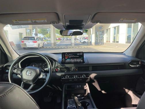 2023 Honda Pilot AWD EX-L 8 Passenger