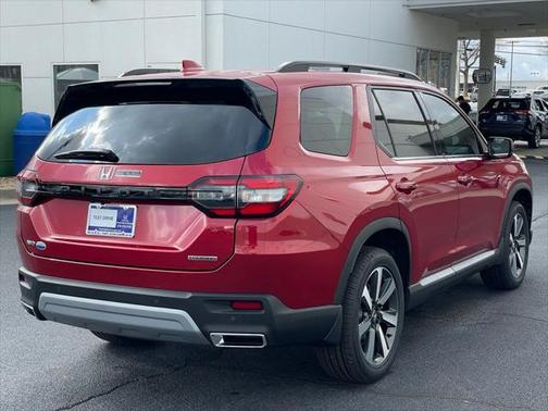 2025 Honda Pilot Touring 8-Passenger